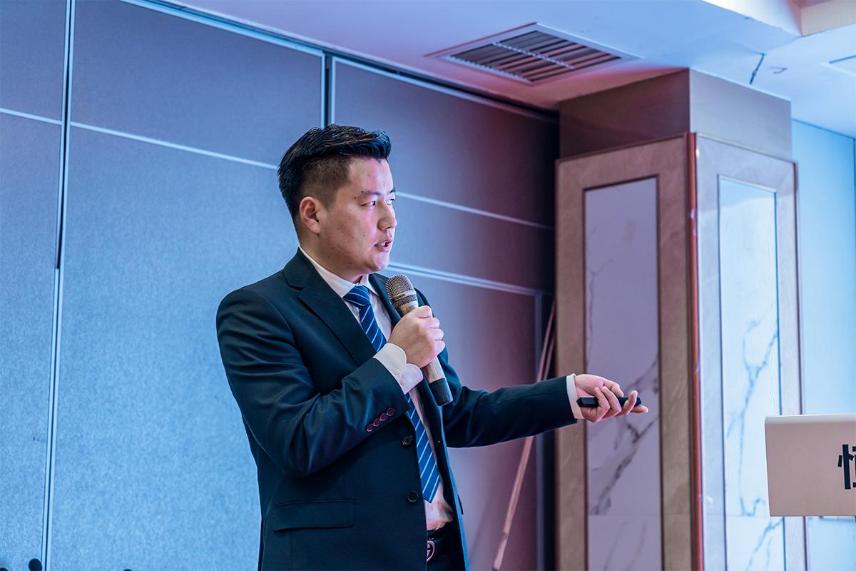 内貿部副(fu)總經理夏威