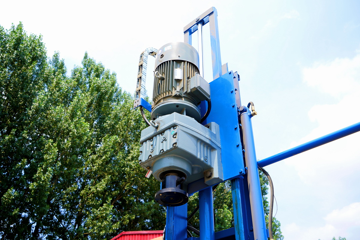 5.5m錨固(gu)鑽機