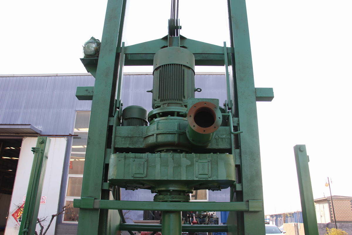 7寸(cun)鋼履帶反循環(huán)鑽機